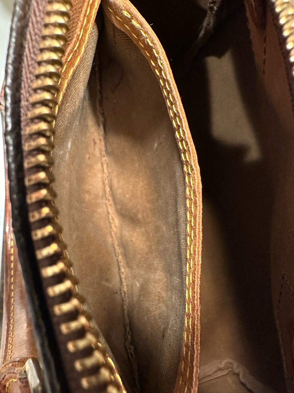Louis Vuitton Brown Monogram Speedy 25 Top-Handle Bag - Picture 14 of 15